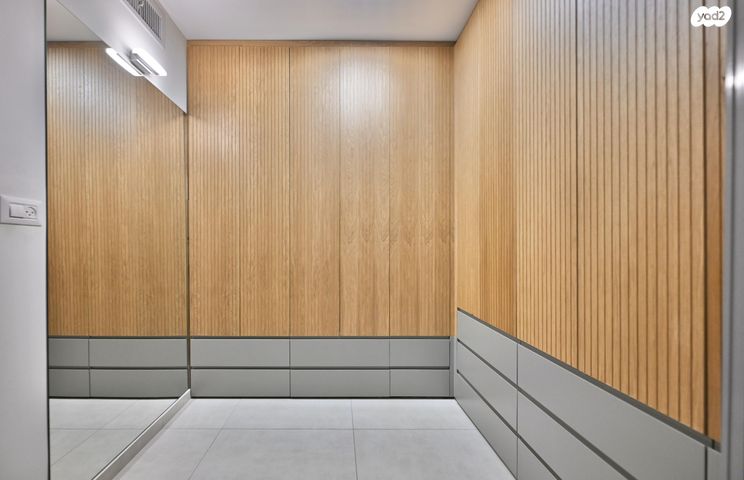 דירת גן, יהוד מונוסון