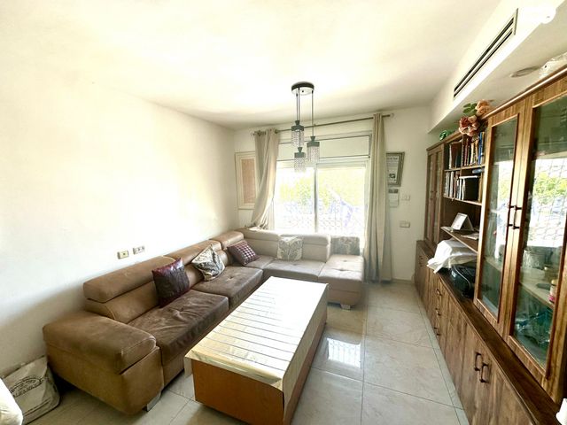 דירה, מעלה אדומים