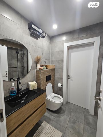 דירה, הרב אבא אבוחצירה, שדרות