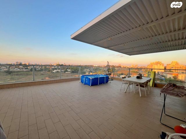 גג/ פנטהאוז, הרב זבולון גרז, רחובות הצעירה, רחובות