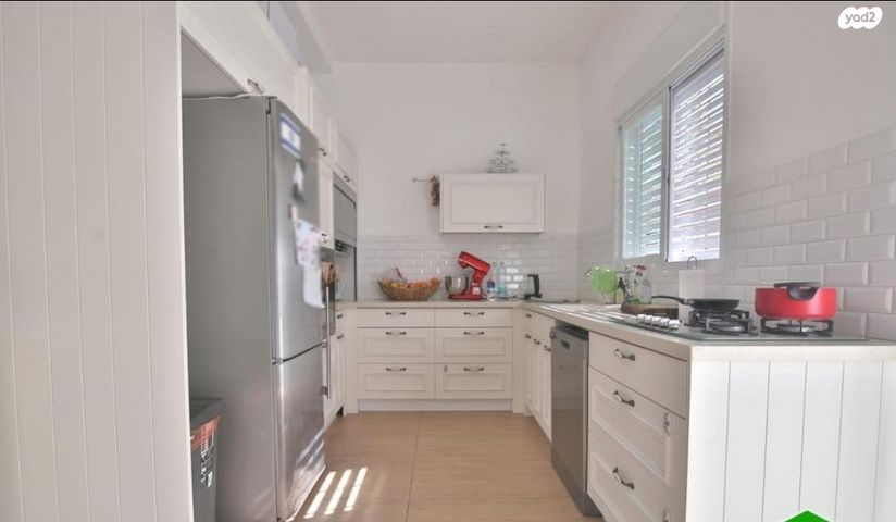 דירת גן, שדרות וייצמן, ביאליק דרום, קרית ביאליק