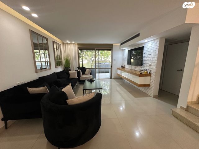 גן יבנה מערב