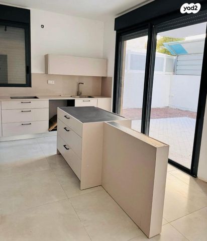 דירת גן, קזן, רעננה