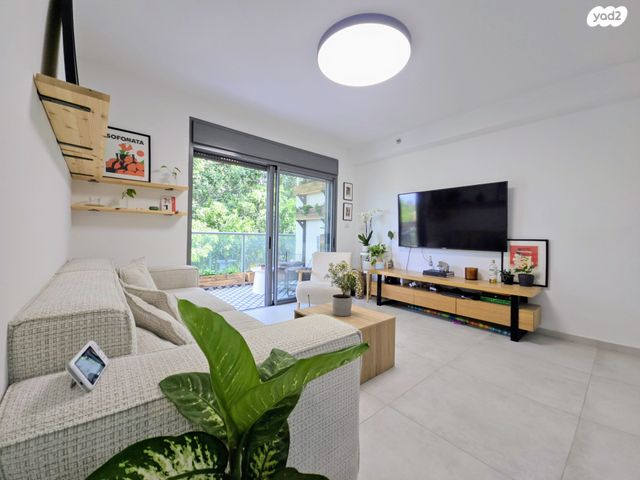 דירה, רעננה