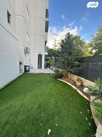 דירת גן, הזמיר, נהריה