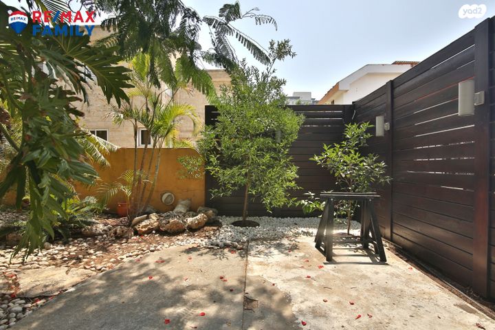 בית פרטי/ קוטג', יגאל אלון, בנה ביתך, קרית ים