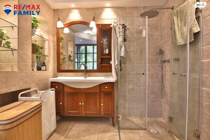 בית פרטי/ קוטג', יגאל אלון, בנה ביתך, קרית ים