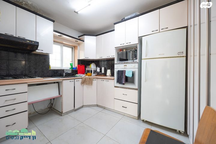 דירה, שלמה בן יוסף, ארמון הנציב, תלפיות מזרח, ירושלים