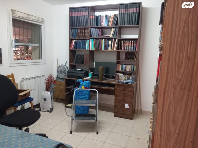 דירה, הרב יצחק נסים, חומת שמואל, הר חומה, ירושלים