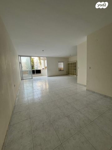 דירה, יברבוים, רמז, מערב ותיק, ראשון לציון