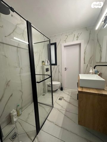 דירת גן, הזמיר, נהריה