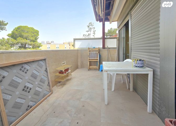 טריפלקס, קרית היובל, ירושלים