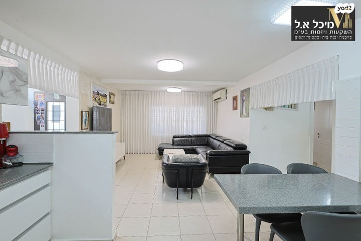 דירה, יחזקאל קזז, סקיה, אור יהודה