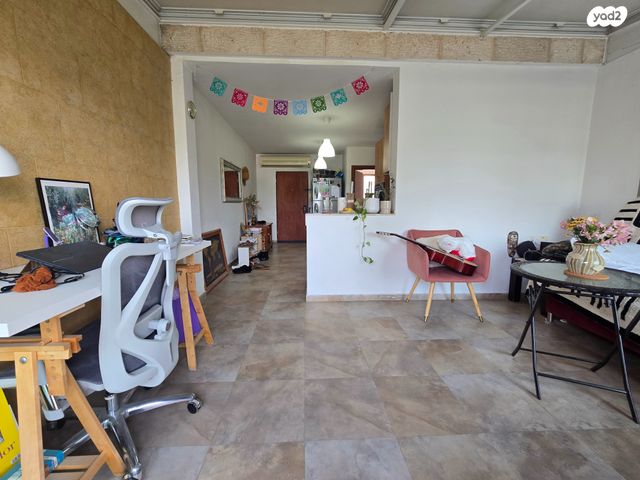 טריפלקס, קרית היובל, ירושלים