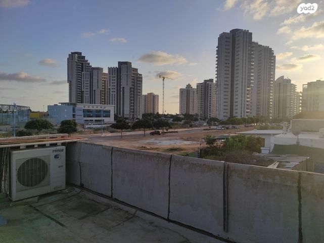 דירה, שבטי ישראל, גבעת אולגה, חדרה