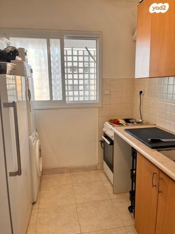 דירה, גולדה מאיר, שיכון עובדים, טבריה