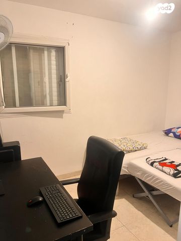 דירה, גולדה מאיר, שיכון עובדים, טבריה