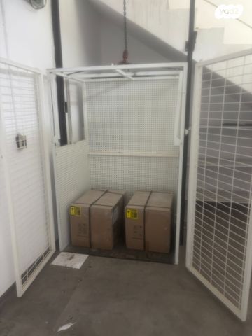 מבני תעשיה, אזור תעשיה הישן, כפר סבא