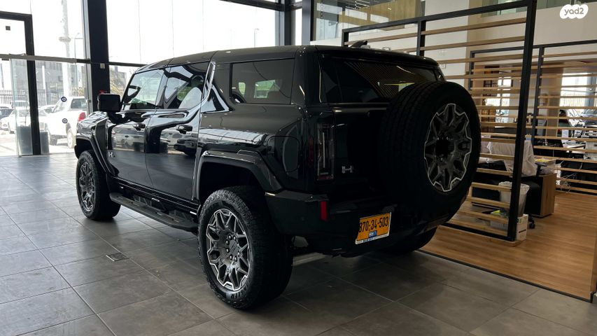 מודעת רכב ג'י.אם.סי האמר EV