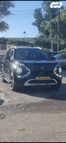אאוטלנדר 4X2 Luxury אוט׳ בנזין 7 מק 2.5 (181 כ״ס)