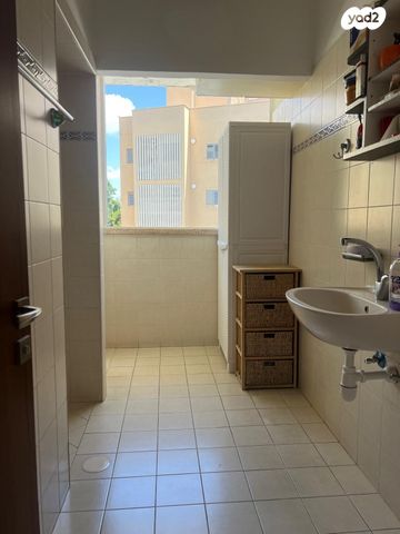 דירה, אבן גבירול 10, גרין ועם, חולון