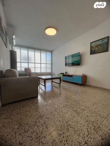 אבן גבירול 10