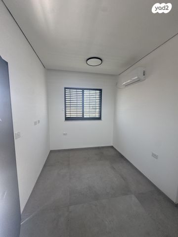 יחידת דיור, ברק, ברק, ברק