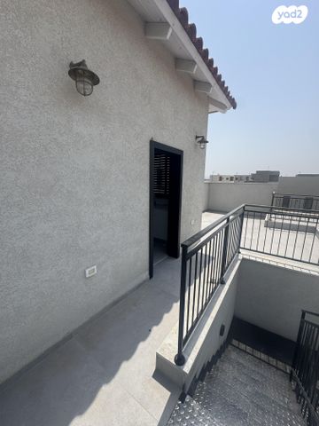 יחידת דיור, ברק, ברק, ברק