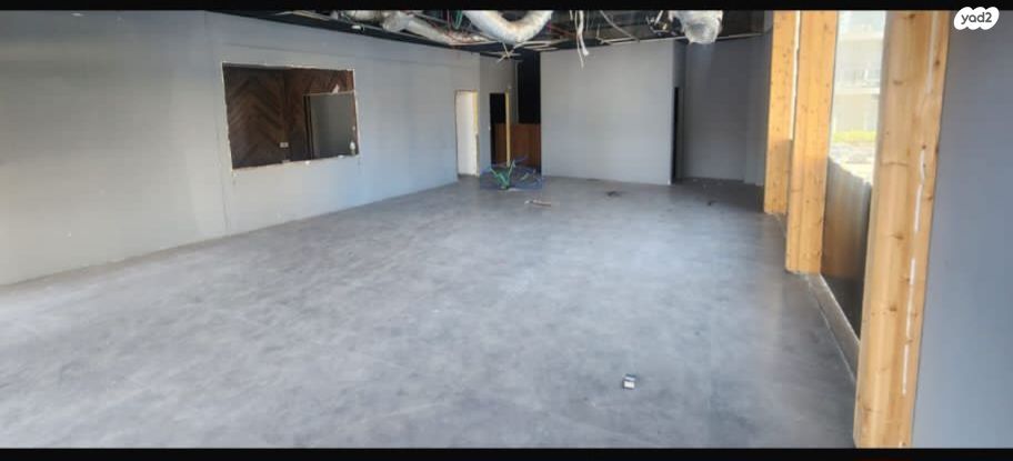 חנויות/ שטח מסחרי, דרך זאב ז'בוטינסקי 7, בורסה, רמת גן