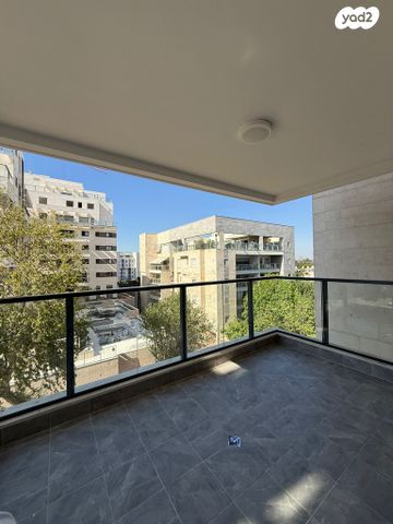 דירה, רעננה