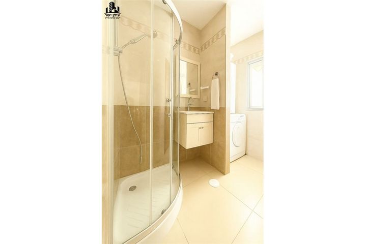 דירה, הגיבור האלמוני 20, יד אליהו, תל אביב יפו