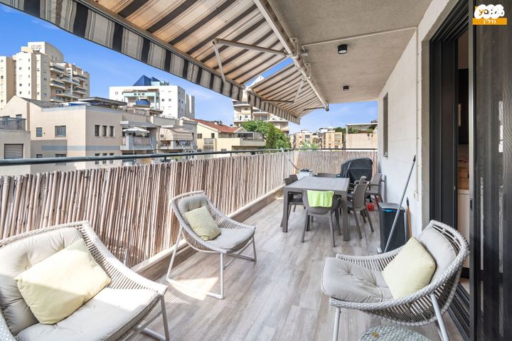 דופלקס, מרדכי מוטלה רוזנשטיין, ראשון לציון