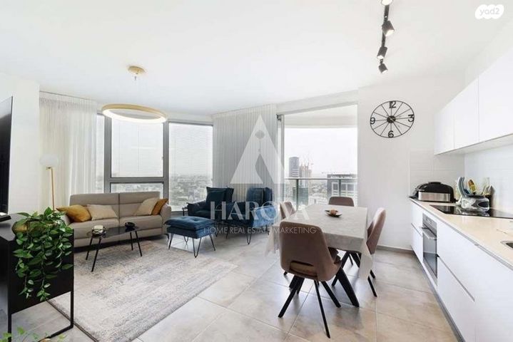 דירה, גרציאני יצחק, גני שרונה, קרית הממשלה, תל אביב יפו