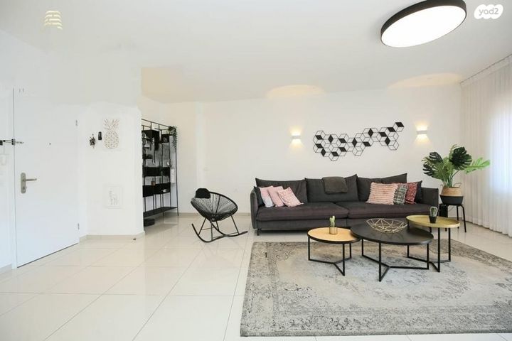 דירה, נחל בניאס, אגמים, נתניה