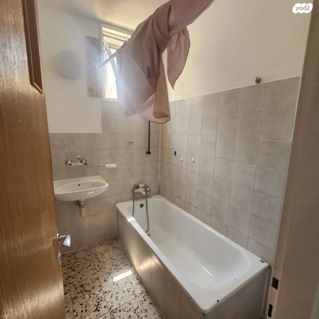 דירה, אשכולות, כרמיאל