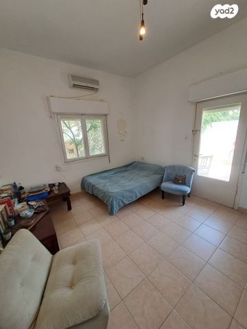 דירה, בר גיורא 33, הדר עליון, חיפה