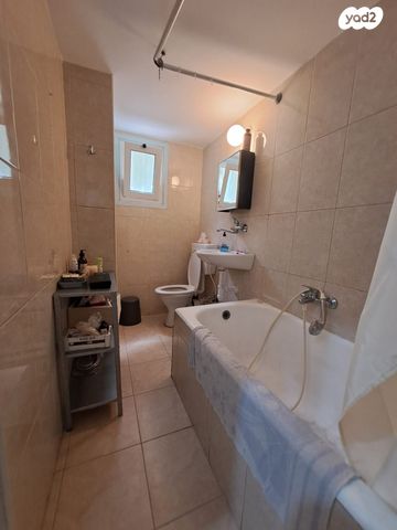 דירה, בר גיורא 33, הדר עליון, חיפה