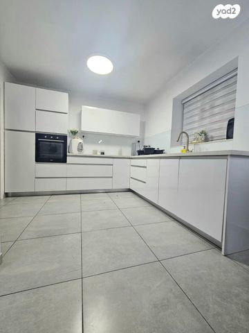 גג/ פנטהאוז, נחום סוקולוב 23, שפרינצק, רמלה