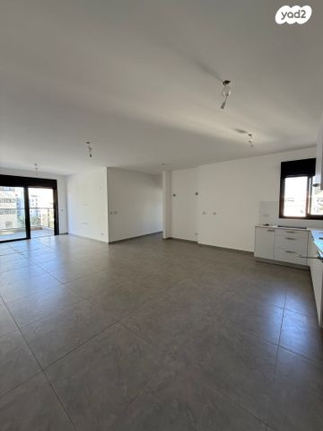 דירה, רעננה