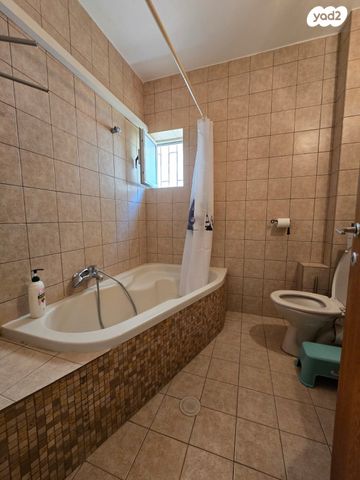 דו משפחתי, ערד