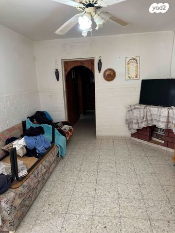 דו משפחתי, אופקים