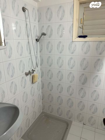 דו משפחתי, אופקים