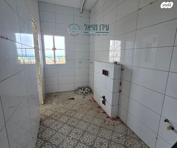 דירה, ג'סר א זרקא