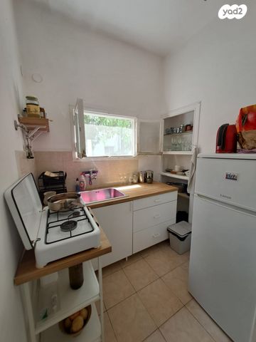 דירה, בר גיורא 33, הדר עליון, חיפה