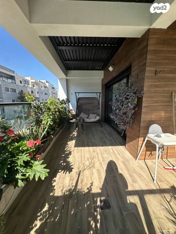 גג/ פנטהאוז, נופים, מודיעין מכבים רעות