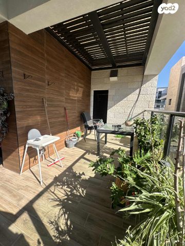 גג/ פנטהאוז, נופים, מודיעין מכבים רעות