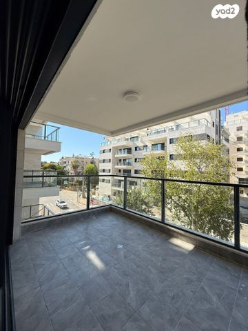 דירה, רעננה