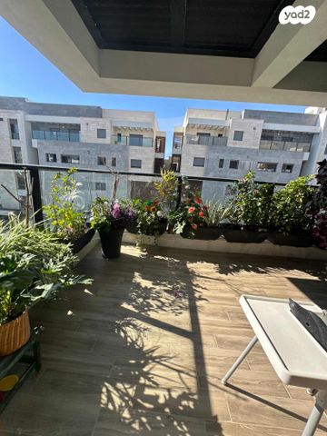 גג/ פנטהאוז, נופים, מודיעין מכבים רעות