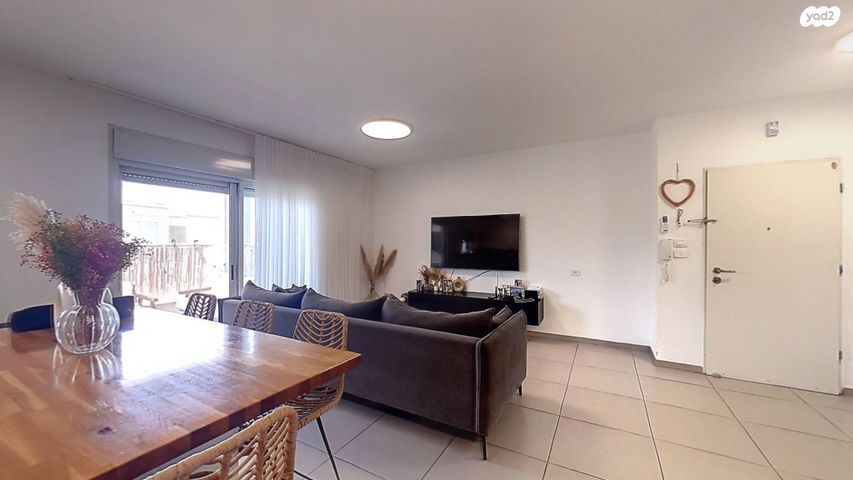 דירת גן, החרוב, מצפה העמק, מגדל העמק