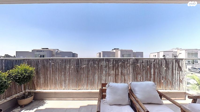 דירת גן, החרוב, מצפה העמק, מגדל העמק